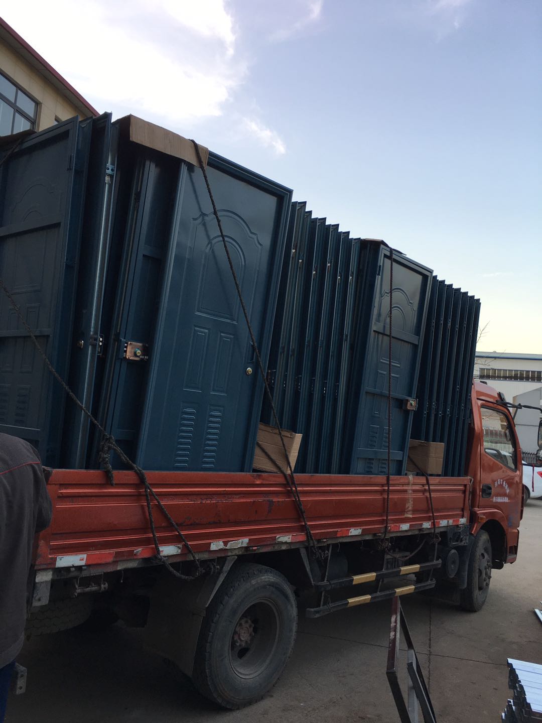 防盜門發(fā)貨 防盜門發(fā)貨